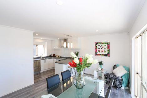 Photo of property in 33u2 Hawker Street, Mount Victoria, Wellington, 6011