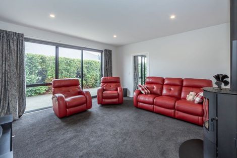 Photo of property in 16 Broomleigh Drive, Rolleston, 7615