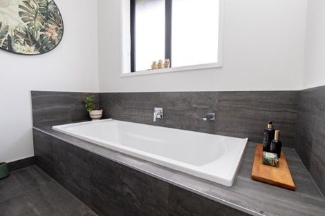 Photo of property in 5 Costello Drive, Ngatea, 3503