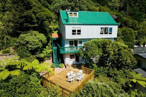 Photo of property in 55 Rona Street, Eastbourne, Lower Hutt, 5013