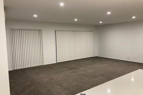 Photo of property in 4/60 Hayfield Way, Karaka, Papakura, 2580