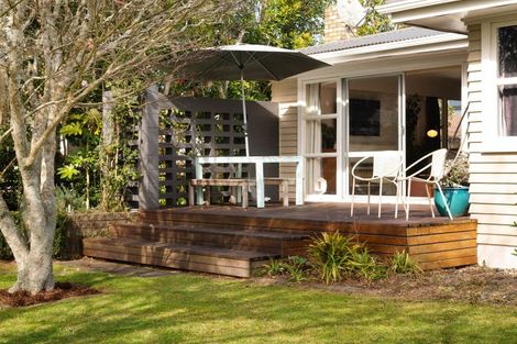 Photo of property in 37 Sandwich Road, St Andrews, Hamilton, 3200