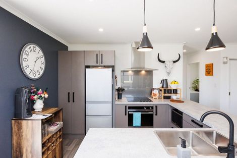 Photo of property in 27 Oldfield Lane, Marton, 4710