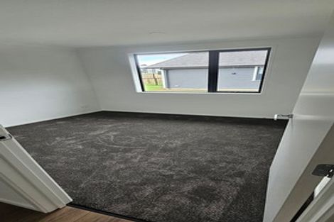Photo of property in 13 Metoriti Crescent, Karaka, 2124