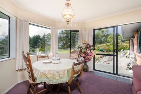 Photo of property in 355 Kiwitahi Road, Helensville, 0875