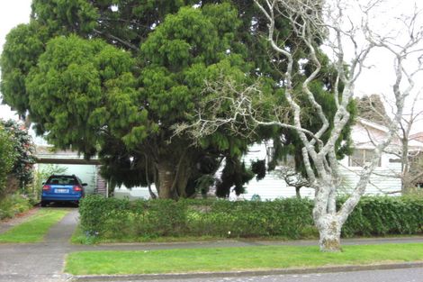 Photo of property in 31 Turakina Street, Merrilands, New Plymouth, 4312
