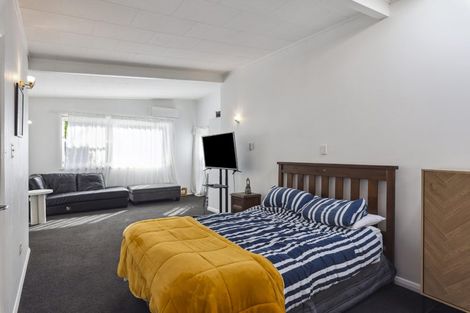 Photo of property in 36 Golf Road, Paraparaumu Beach, Paraparaumu, 5032