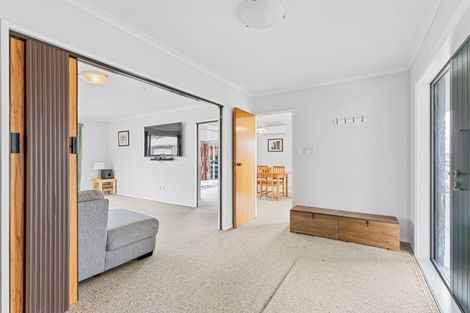 Photo of property in 15 Mudgway Place, Awapuni, Palmerston North, 4412