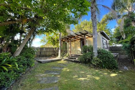 Photo of property in 35 Neptune Avenue, Beach Haven, Auckland, 0626