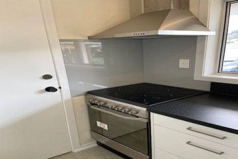 Photo of property in 30 Faith Bullock Place, New Lynn, Auckland, 0600