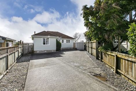 Photo of property in 10 Gladfield Lane, Te Atatu Peninsula, Auckland, 0610