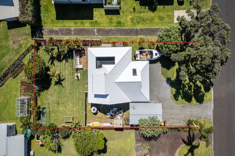 Photo of property in 15 Moray Place, Whiritoa, Whangamata, 3691