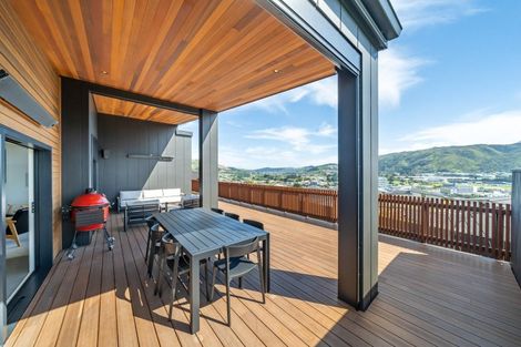 Photo of property in 16 Te Hoiere Street, Aotea, Porirua, 5024