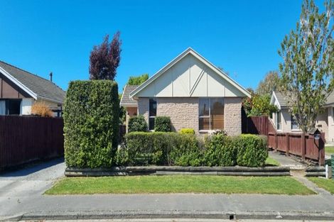Photo of property in 64 Oakley Crescent, Hornby, Christchurch, 8042