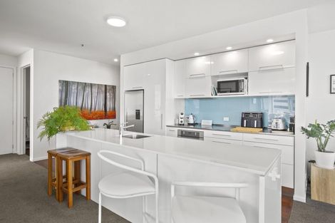 Photo of property in 22 Liardet Apartments, 302/22 Liardet Street, New Plymouth, 4310