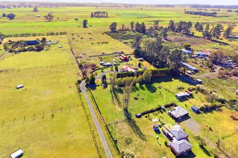 Photo of property in 41 Rangiotu Road, Himatangi, Palmerston North, 4477