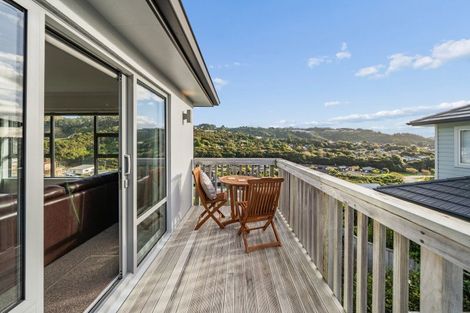 Photo of property in 6 Bluejacket Place, Whitby, Porirua, 5024