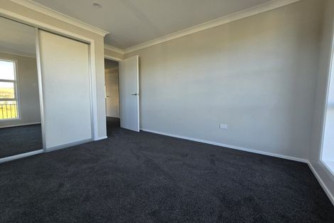 Photo of property in 6a Te Arapito Close, Aotea, 5024