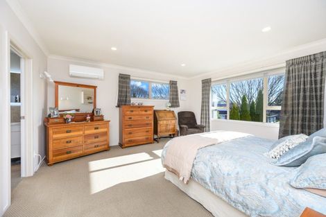Photo of property in 14 Churchill Avenue, Hokowhitu, Palmerston North, 4410