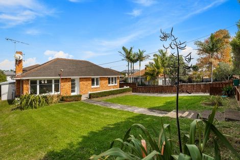Photo of property in 12 Toru Street, Te Atatu Peninsula, Auckland, 0610