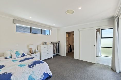 Photo of property in 10 Mackillop Way, Brooklands, New Plymouth, 4310
