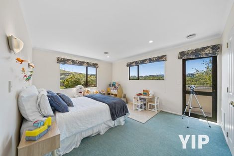 Photo of property in 6 Derry Hill, Churton Park, Wellington, 6037