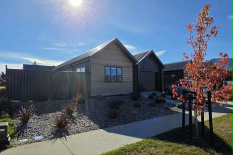 Photo of property in 4 Pipson Way, Lake Hawea, 9382