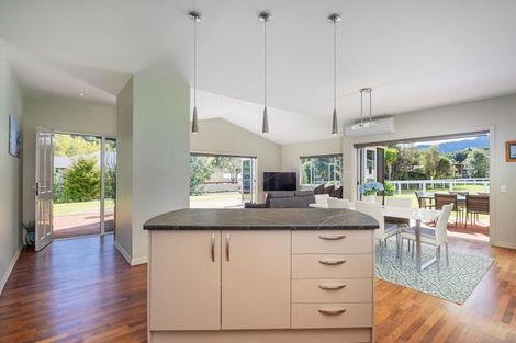 Photo of property in 294 Albert Street, Coromandel, 3506