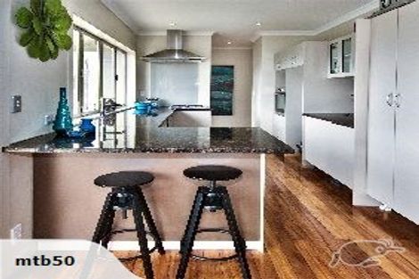 Photo of property in 179 Waimumu Road, Massey, Auckland, 0614