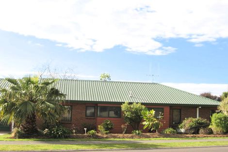 Photo of property in 7 Meadowviews Drive, Welcome Bay, Tauranga, 3112