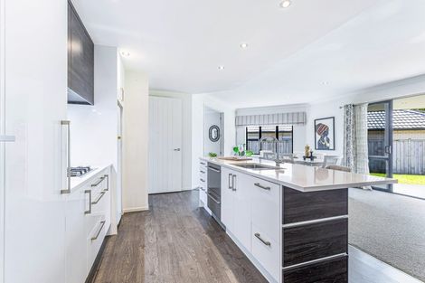 Photo of property in 10 Pititi Lane, Kumeu, 0810