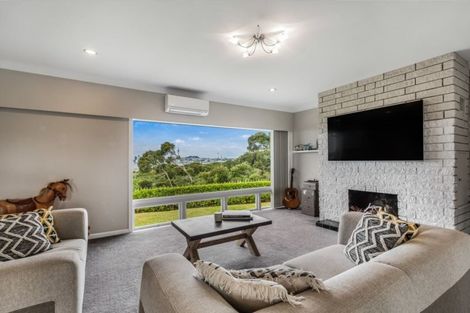 Photo of property in 39 Sylvan Avenue, Northcote, Auckland, 0627