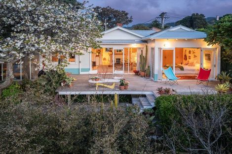 Photo of property in 121 Wellington Road, Paekakariki, 5034