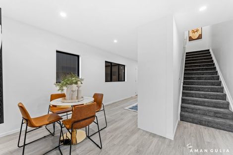 Photo of property in 26-28 Pomaria Road, Henderson, Auckland, 0610