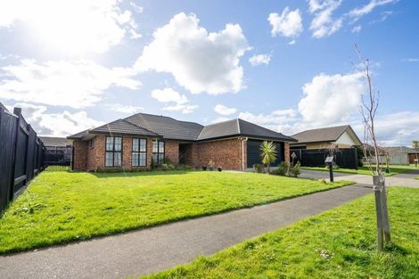 Photo of property in 33 Geneva Terrace, Kelvin Grove, Palmerston North, 4414