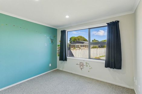 Photo of property in 30 Eruini Street, Waikanae Beach, Waikanae, 5036