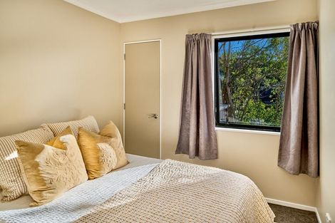 Photo of property in 3 Makora Grove, Paremata, Porirua, 5024