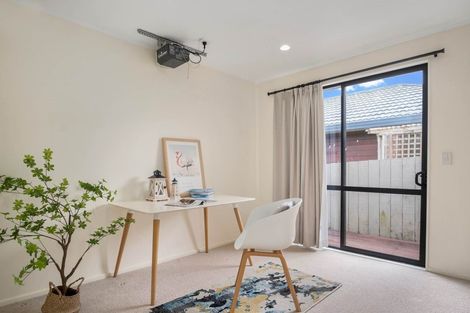 Photo of property in 1/17 Bond Crescent, Forrest Hill, Auckland, 0620