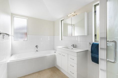 Photo of property in 10 Norman Road, Hauraki, Auckland, 0622