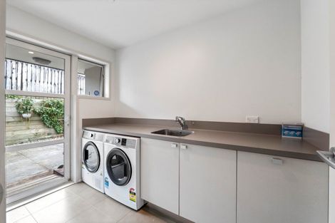 Photo of property in 4 Links Drive, Waiwhakaiho, New Plymouth, 4312