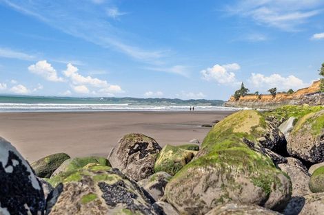 Photo of property in 18 Onaero Beach Road, Onaero, Waitara, 4383