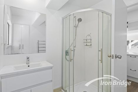 Photo of property in 2/51 Seaton Road, Murrays Bay, Auckland, 0630
