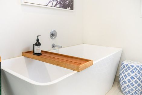 Photo of property in 18 Galea Grove, Kelvin Grove, Palmerston North, 4414