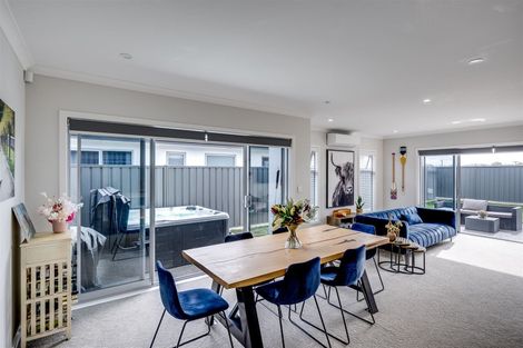 Photo of property in 28 Hurunui Drive, Te Awa, Napier, 4110