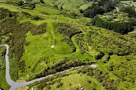 Photo of property in 132 Bing Lucas Drive, Tawa, Wellington, 5028