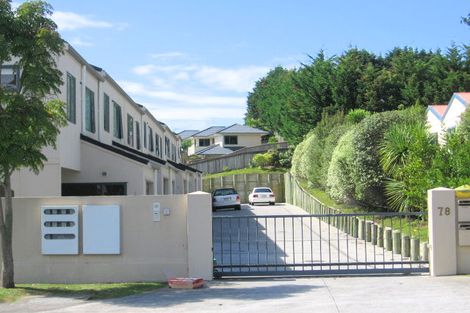 Photo of property in 4/78 Fernhill Way, Oteha, Auckland, 0632