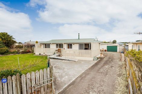 Photo of property in 20 Thomas Place, Foxton Beach, Foxton, 4815