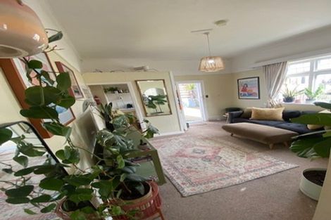 Photo of property in 8 Rixon Grove, Mount Victoria, Wellington, 6011