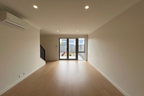 Photo of property in 10 Park Green Avenue, Rosehill, 2113