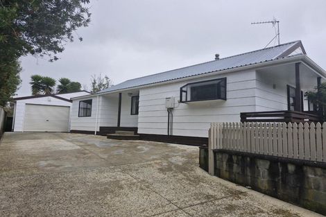 Photo of property in 36 Poplar Grove, Whalers Gate, New Plymouth, 4310